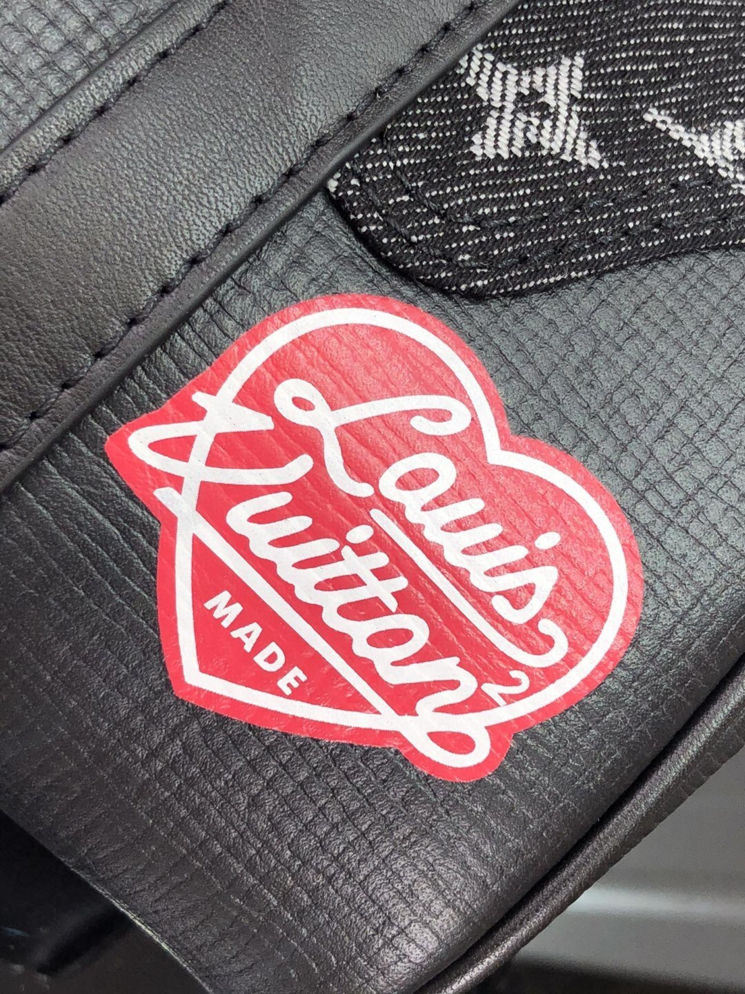 LV KEEPALL XS M81011