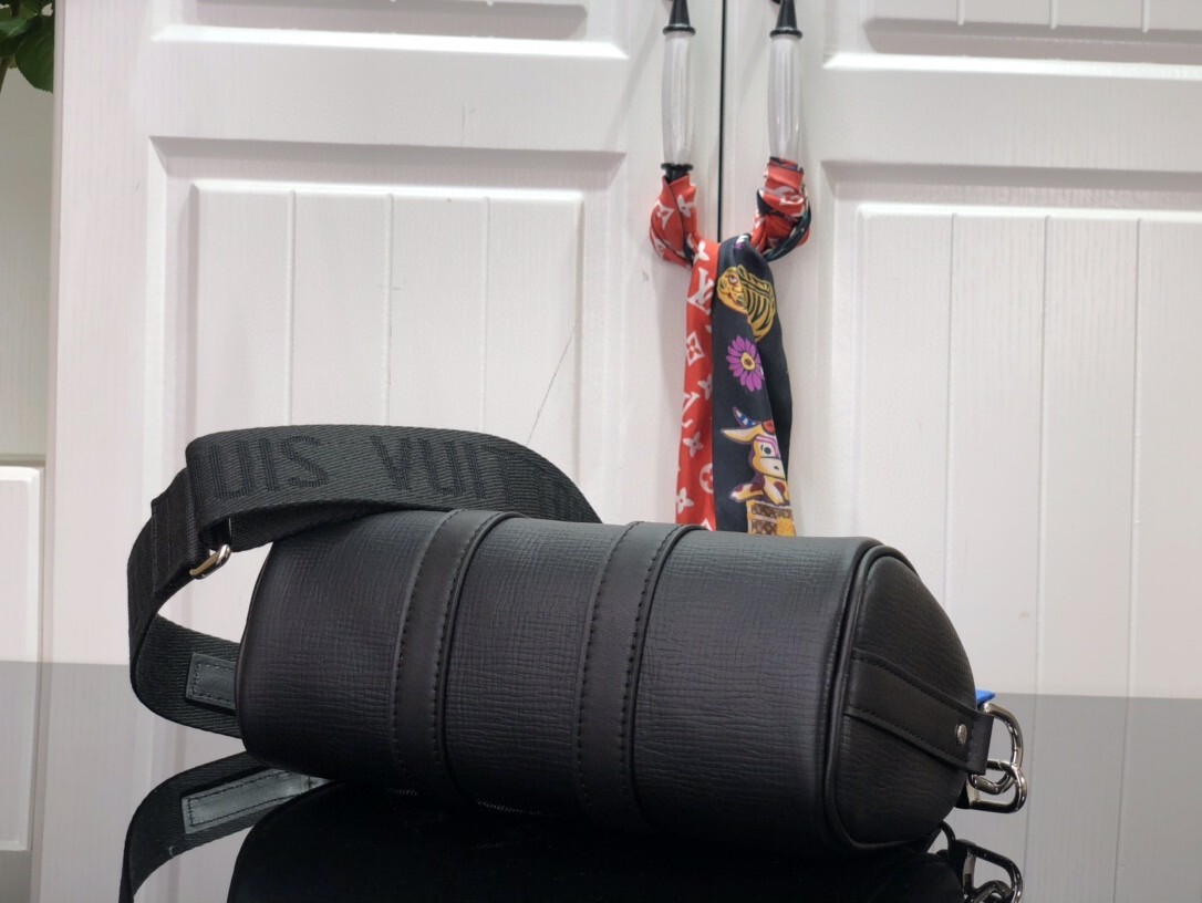 LV KEEPALL XS M81011