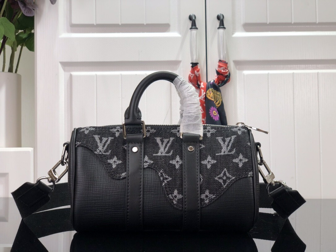 LV KEEPALL XS M81011