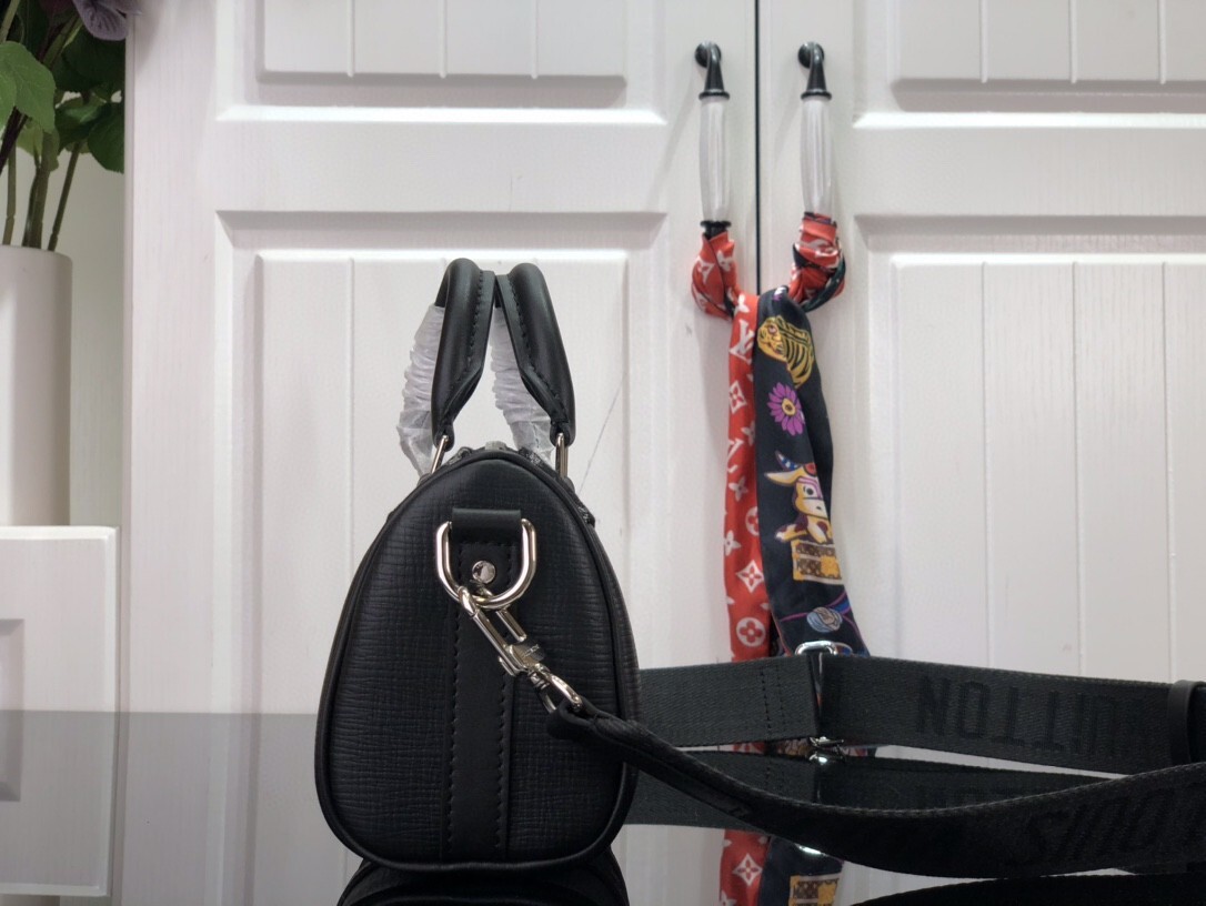 LV KEEPALL XS M81011