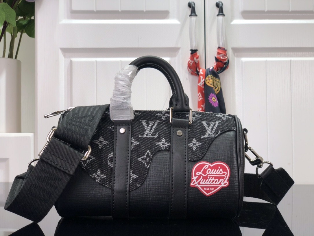 LV KEEPALL XS M81011