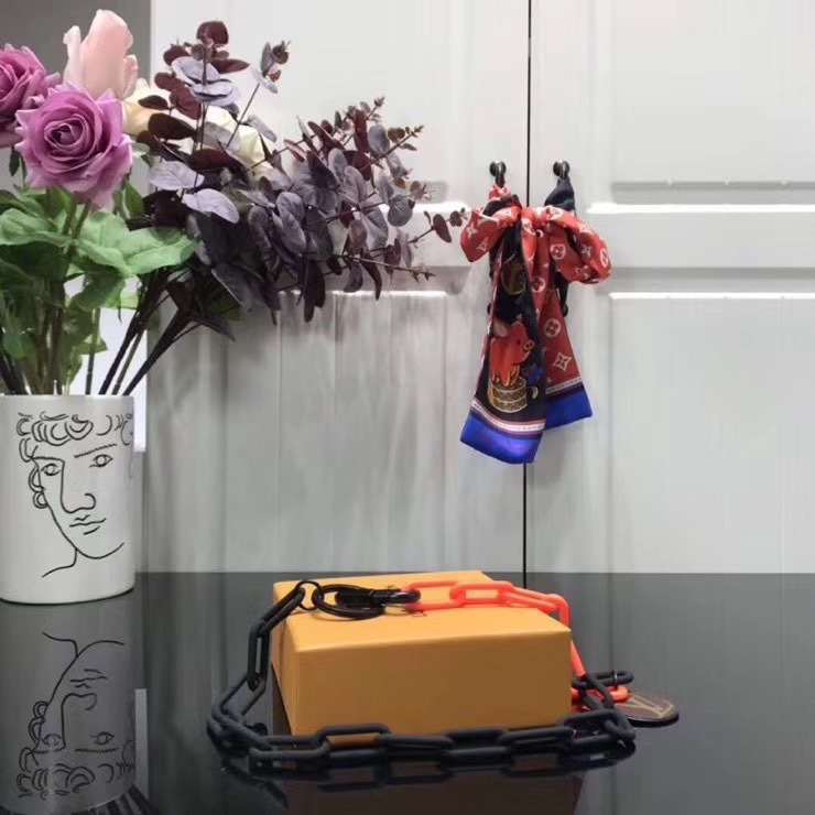 LV KEY CHAIN 120318A