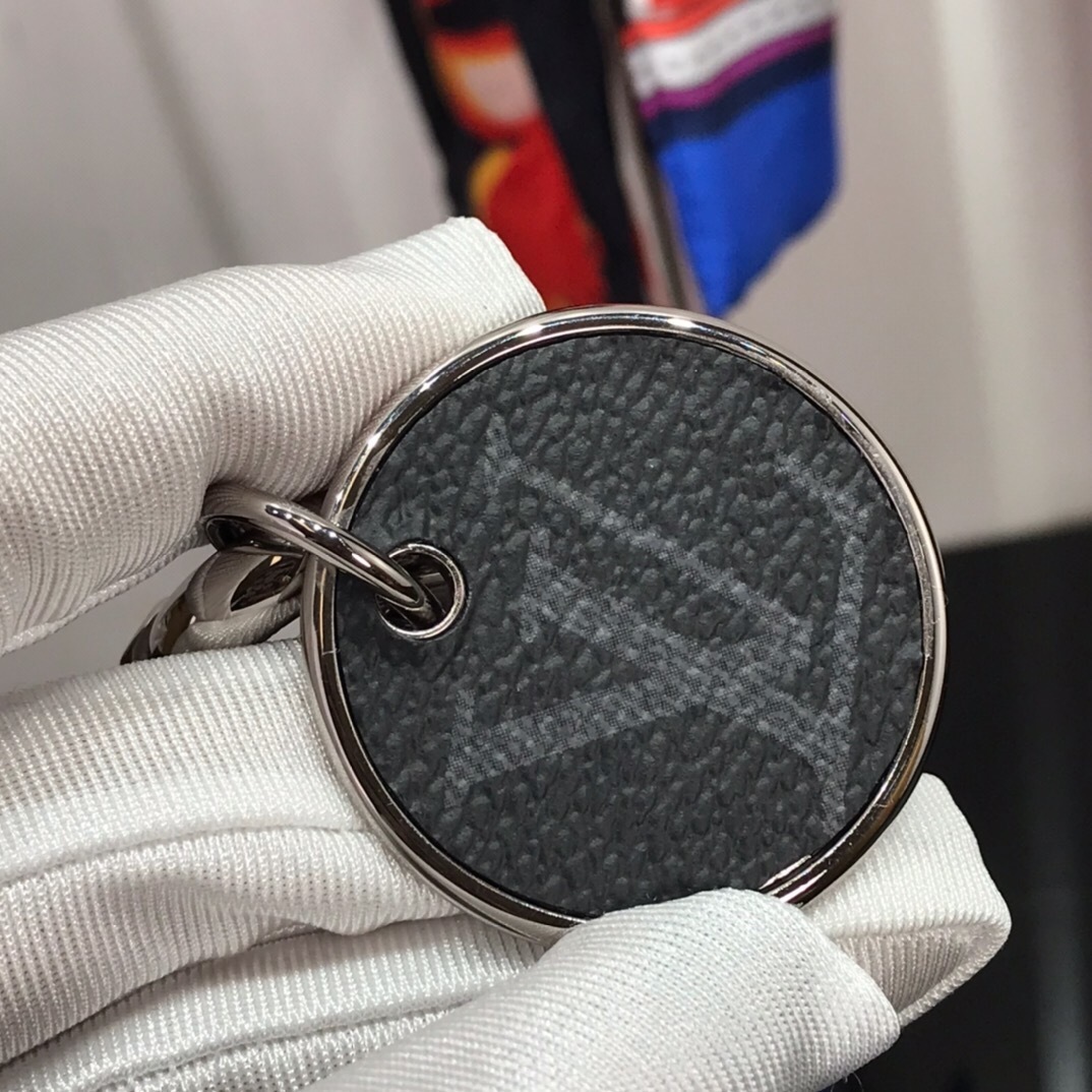 LV KEY CHAIN KEY HOLDER M68862