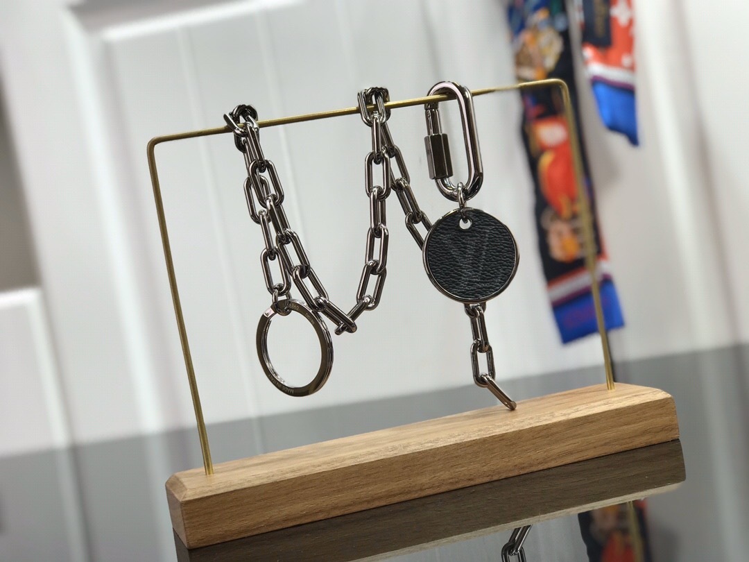 LV KEY CHAIN KEY HOLDER M68862