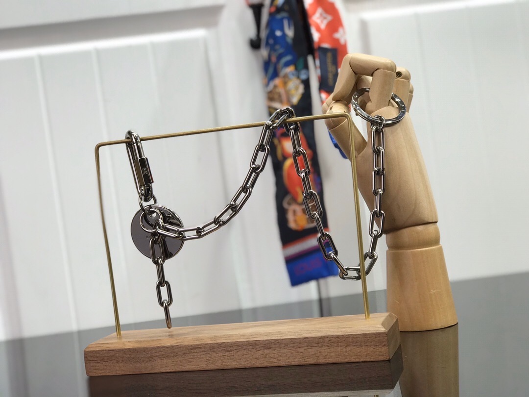 LV KEY CHAIN KEY HOLDER M68862