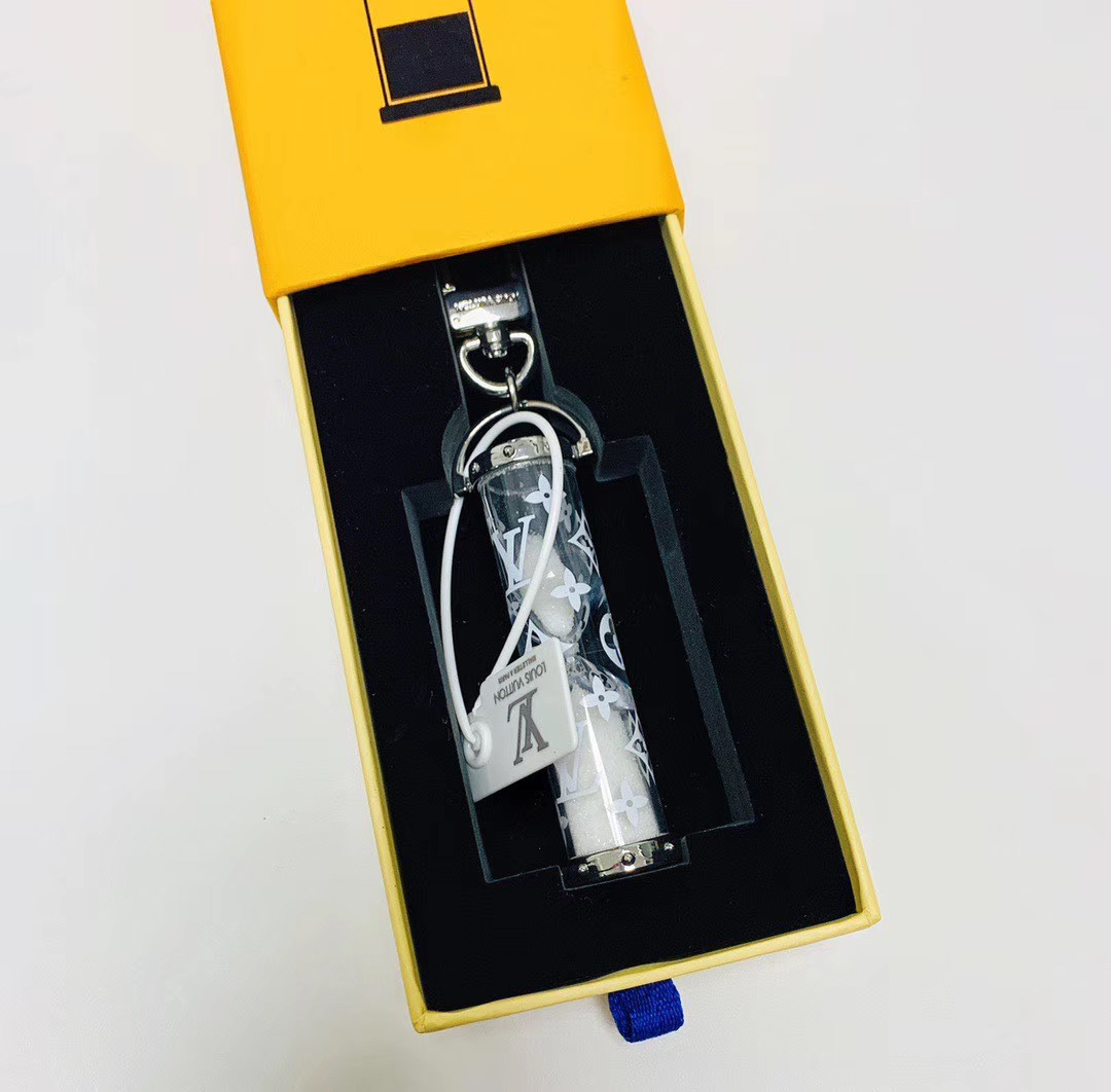 LV KEY HOLDER 120416B 