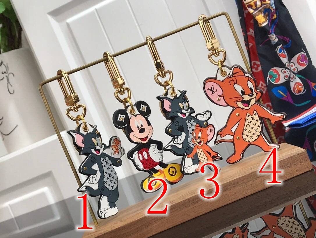 LV KEY HOLDER 120423A