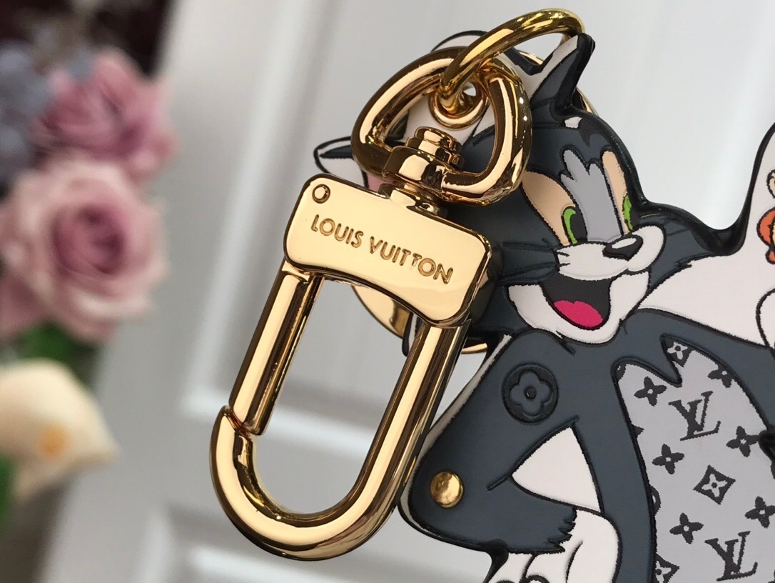 LV KEY HOLDER 120423A