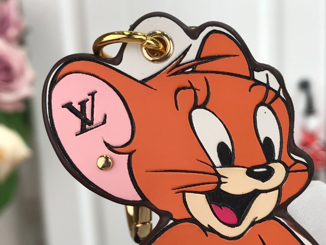 LV KEY HOLDER 120423A