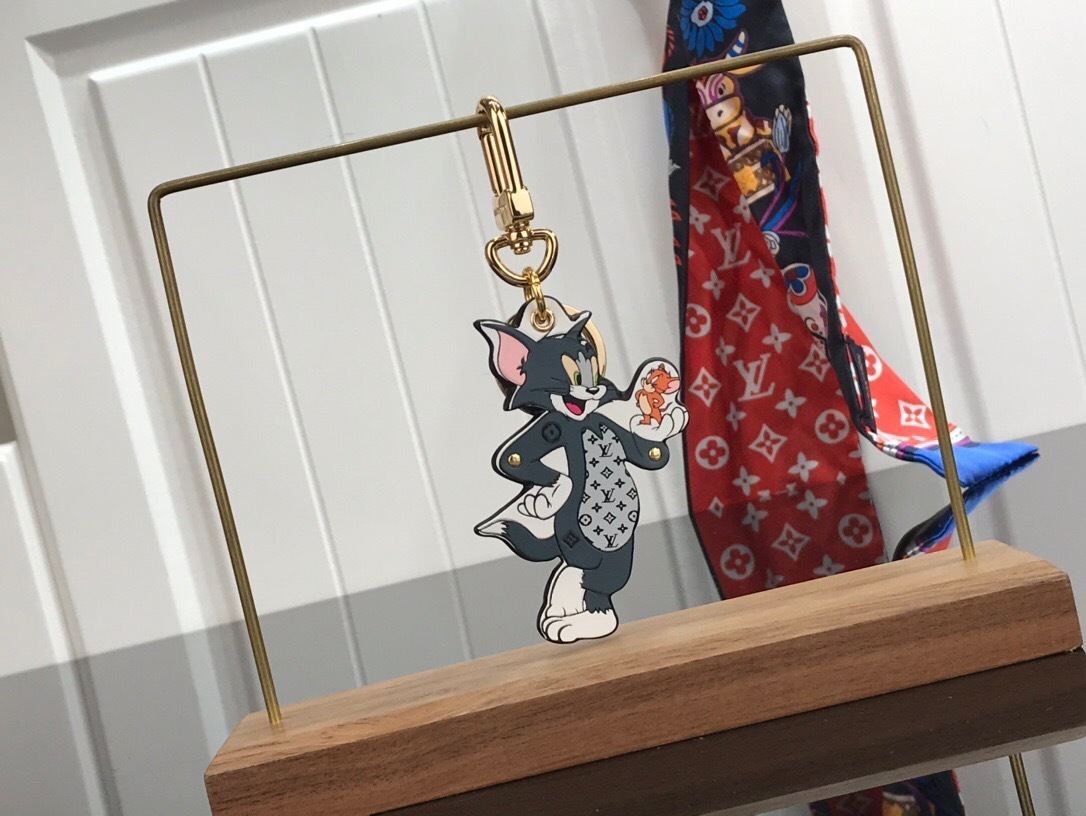 LV KEY HOLDER 120423A