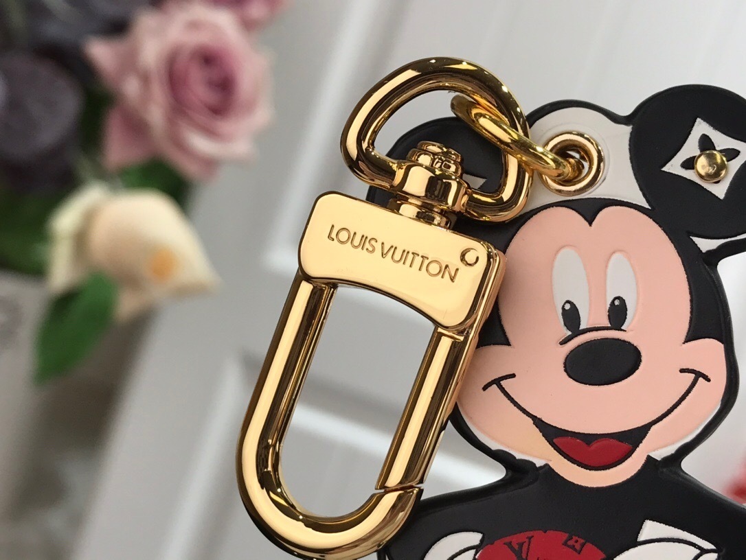 LV KEY HOLDER 120423A