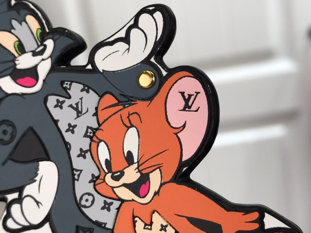 LV KEY HOLDER 120423A