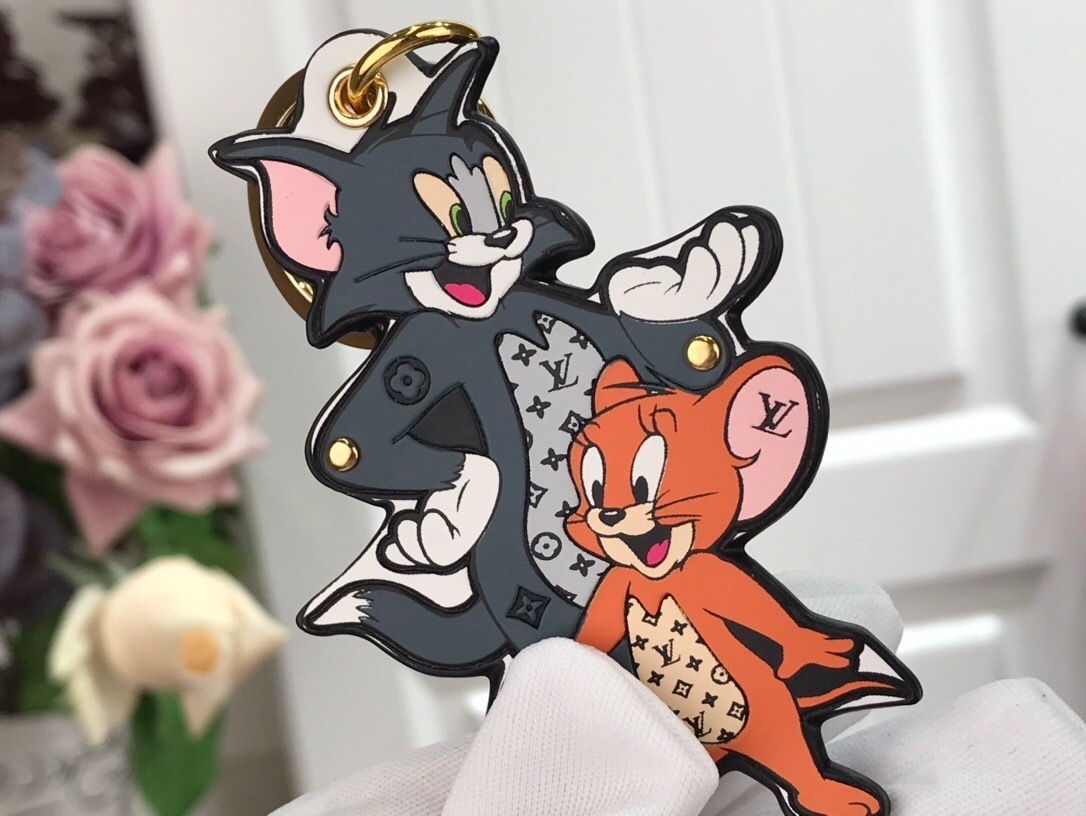 LV KEY HOLDER 120423A