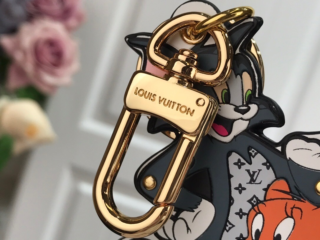 LV KEY HOLDER 120423A