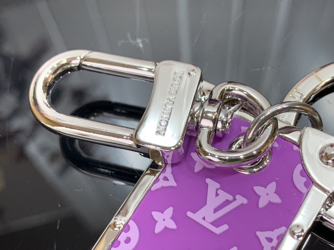 LV KEY HOLDER AND BAG CHARM M68303