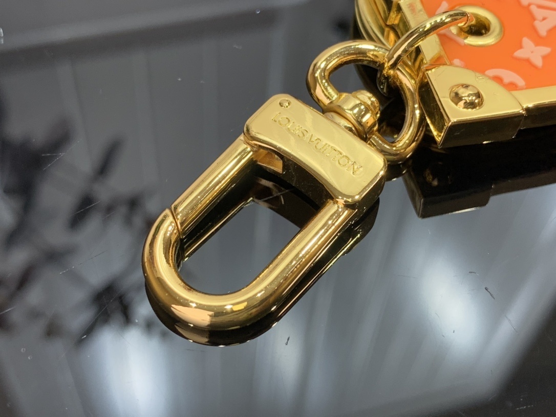 LV KEY HOLDER AND BAG CHARM M68303