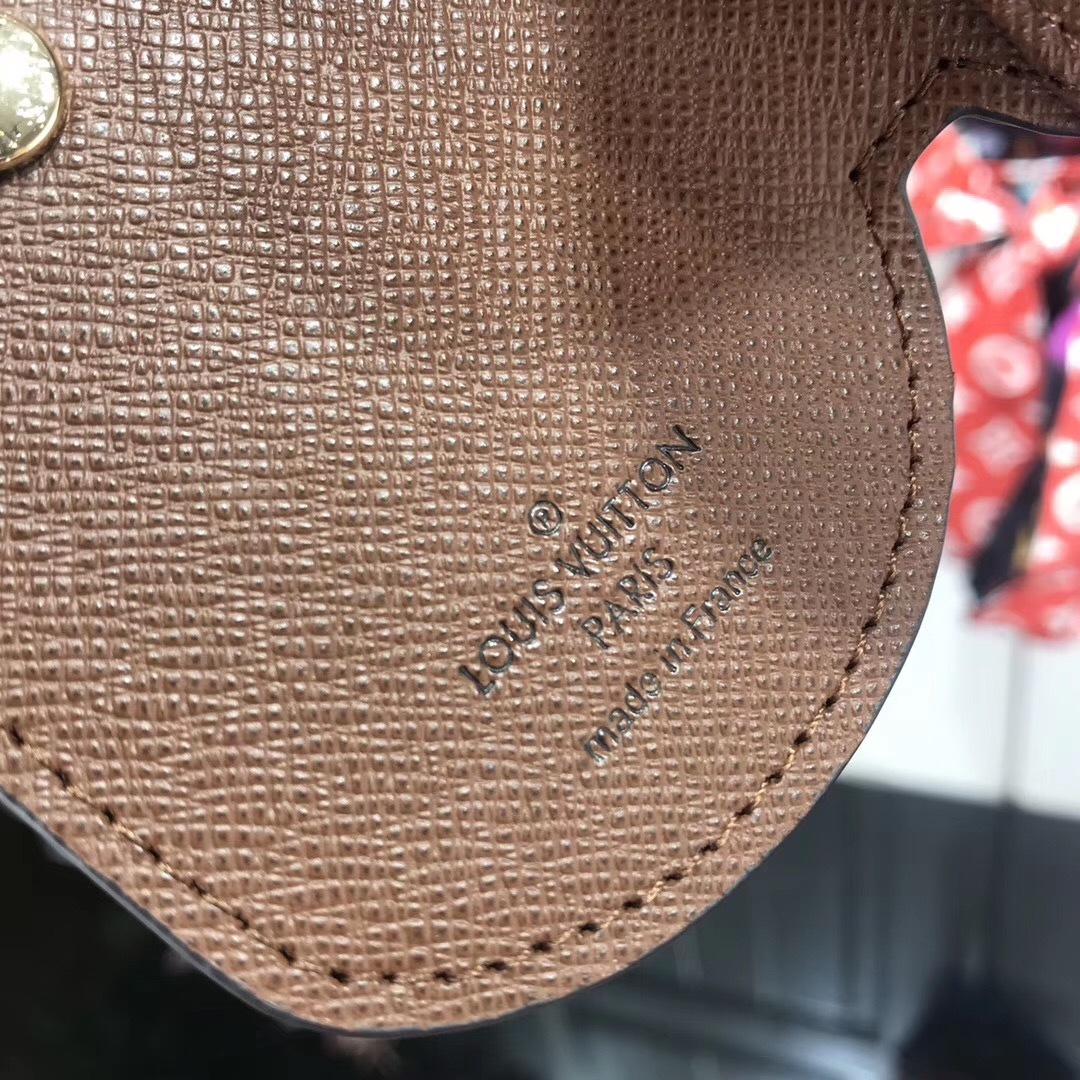 LV KEY HOLDER M60116 