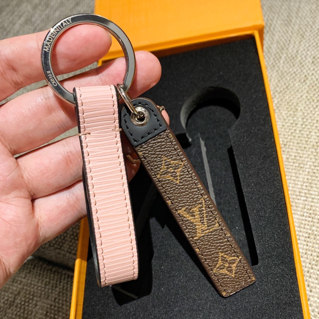 LV KEY HOLDER M68281