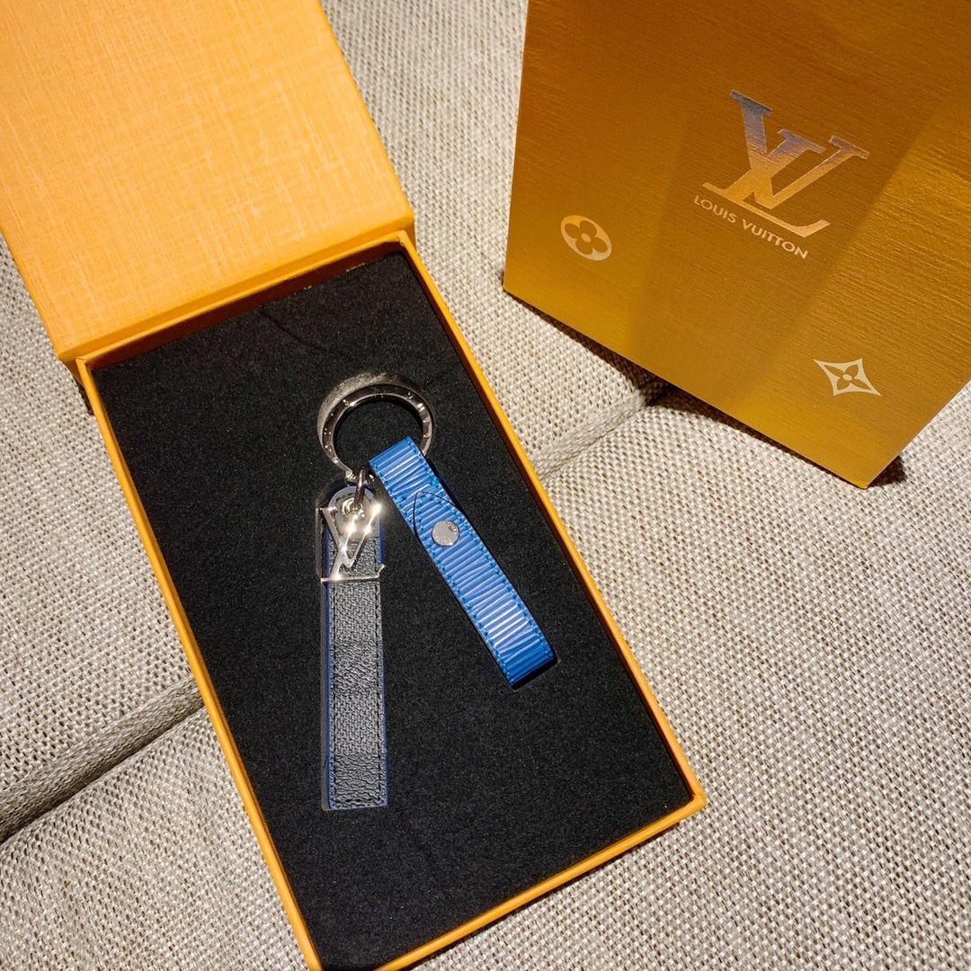LV KEY HOLDER M68281