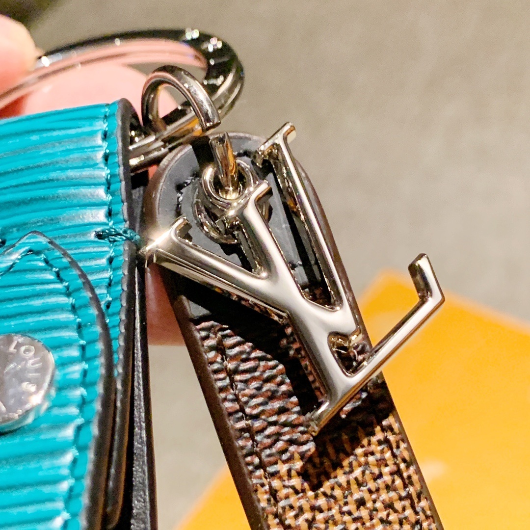 LV KEY HOLDER M68281