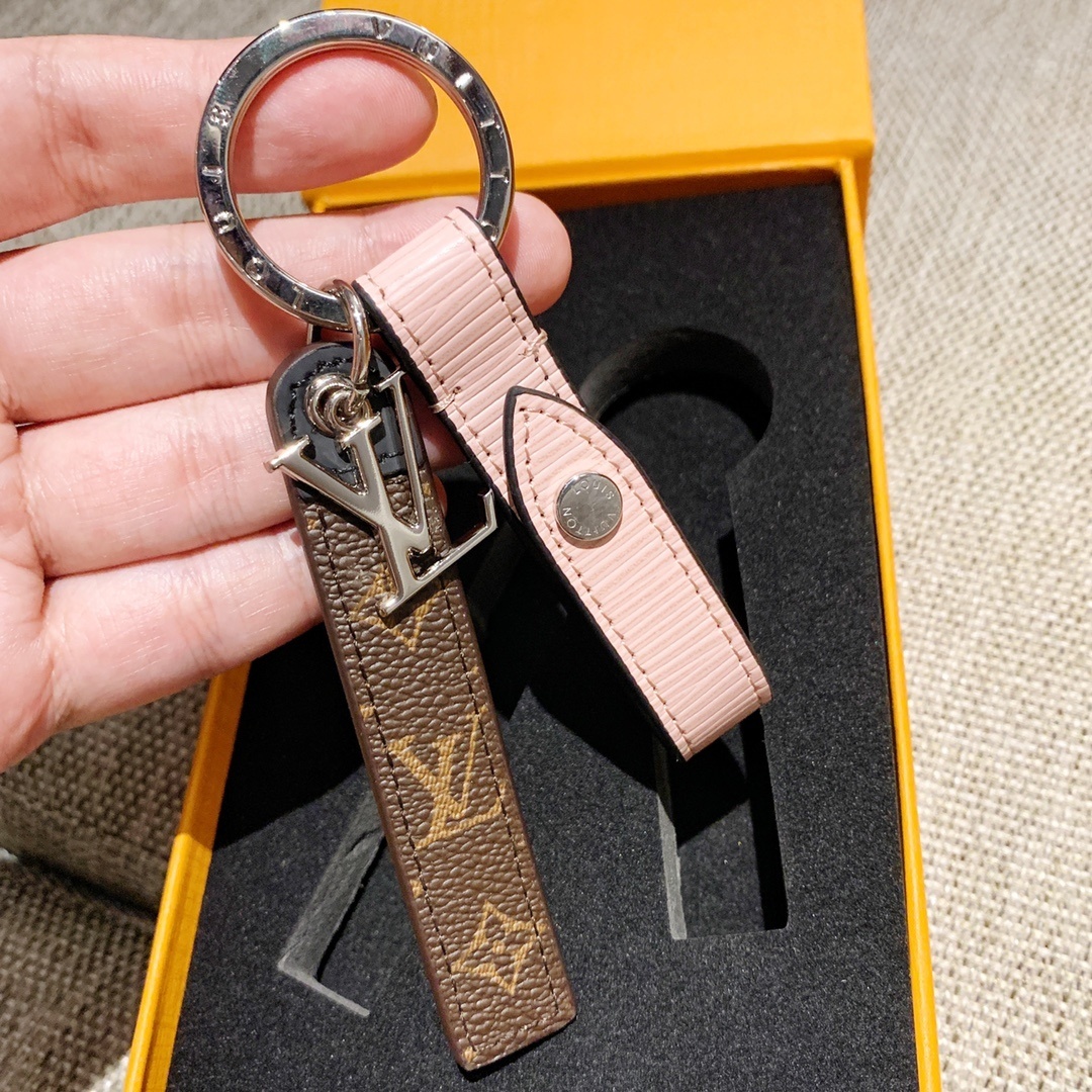 LV KEY HOLDER M68281