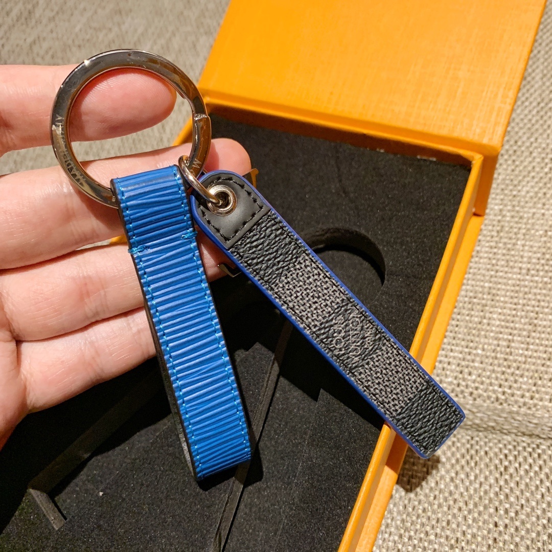 LV KEY HOLDER M68281