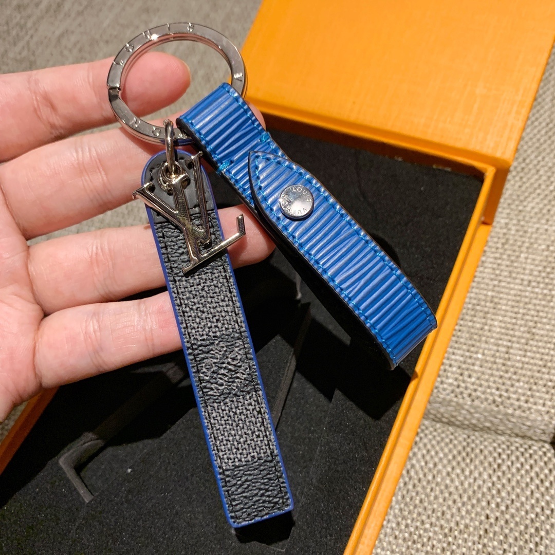 LV KEY HOLDER M68281