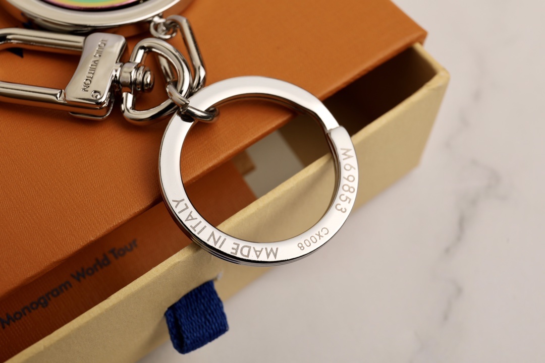 LV KEY HOLDER M69853