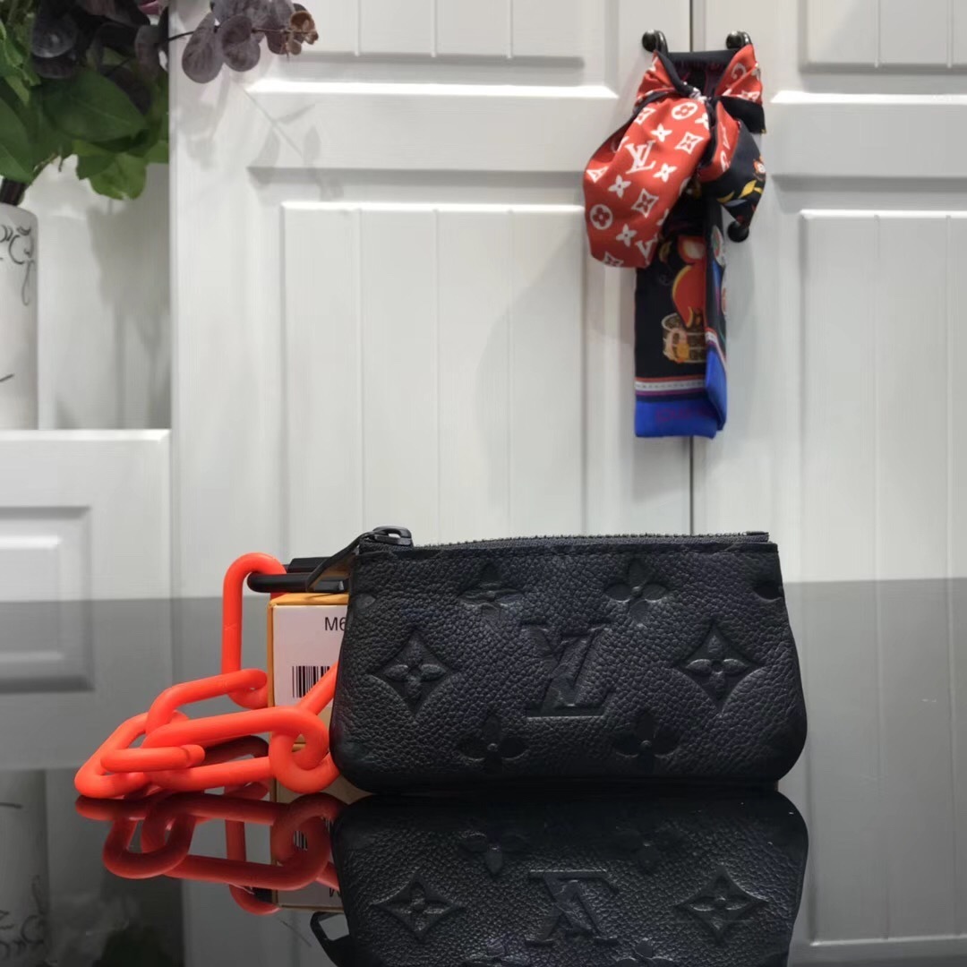 LV KEY POUCH M44487