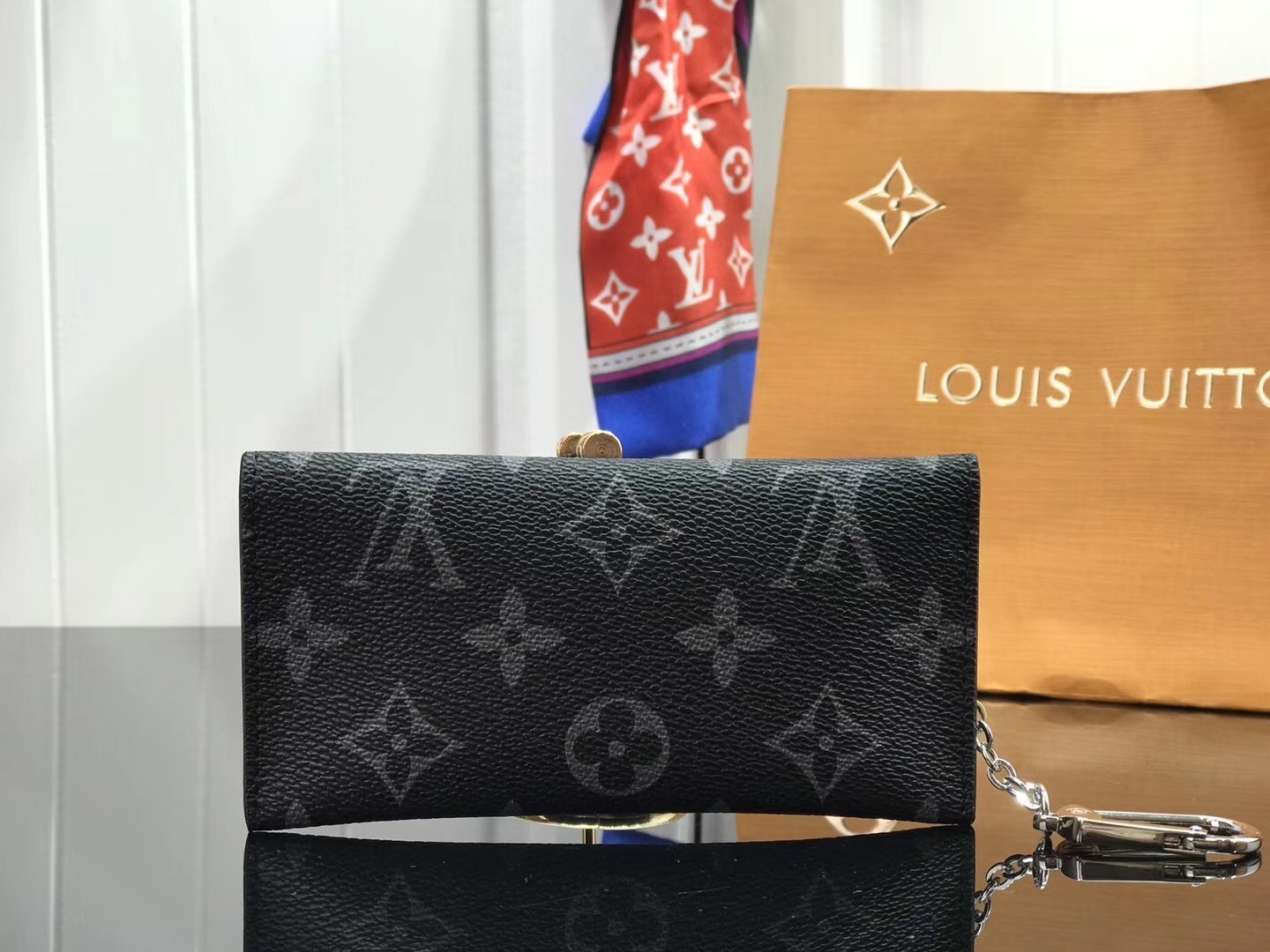 LV KEY POUCH M60029