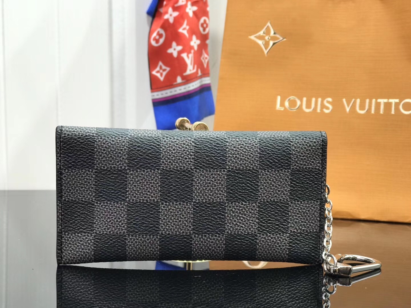 LV KEY POUCH M60029