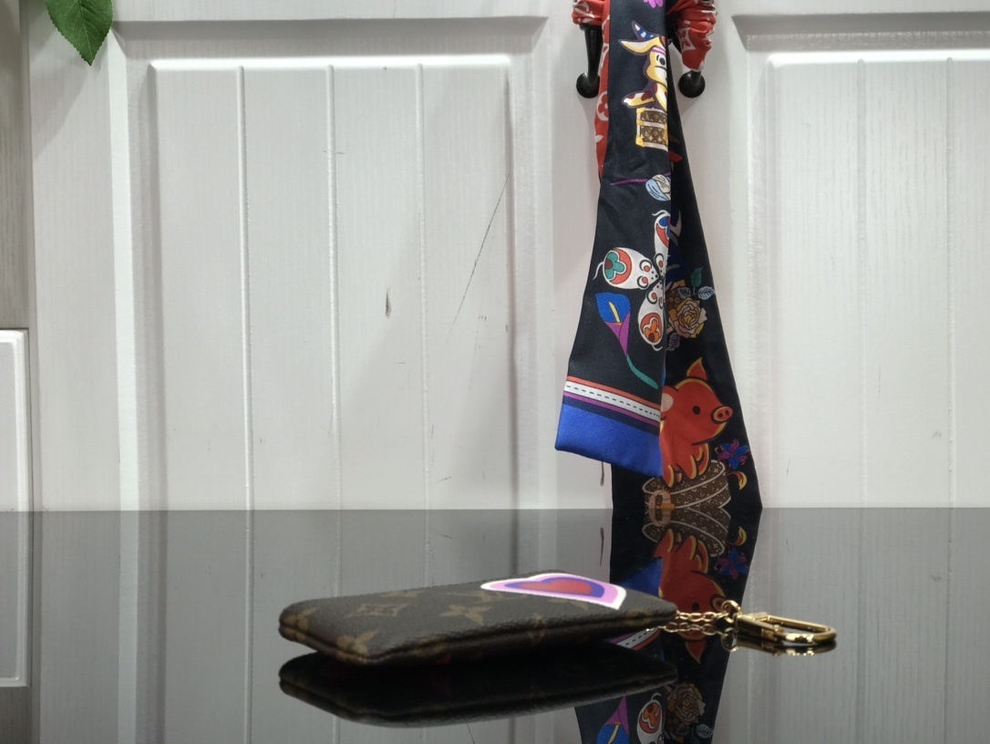 LV KEY POUCH M62650AX