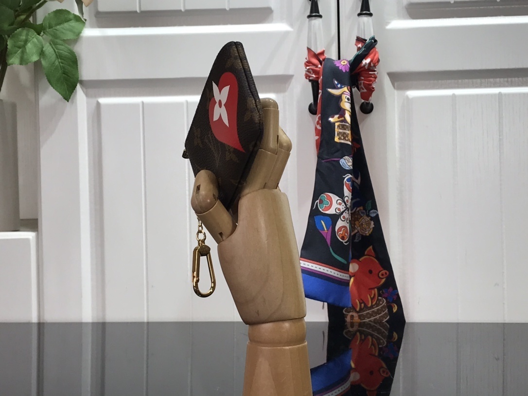 LV KEY POUCH M62650AX