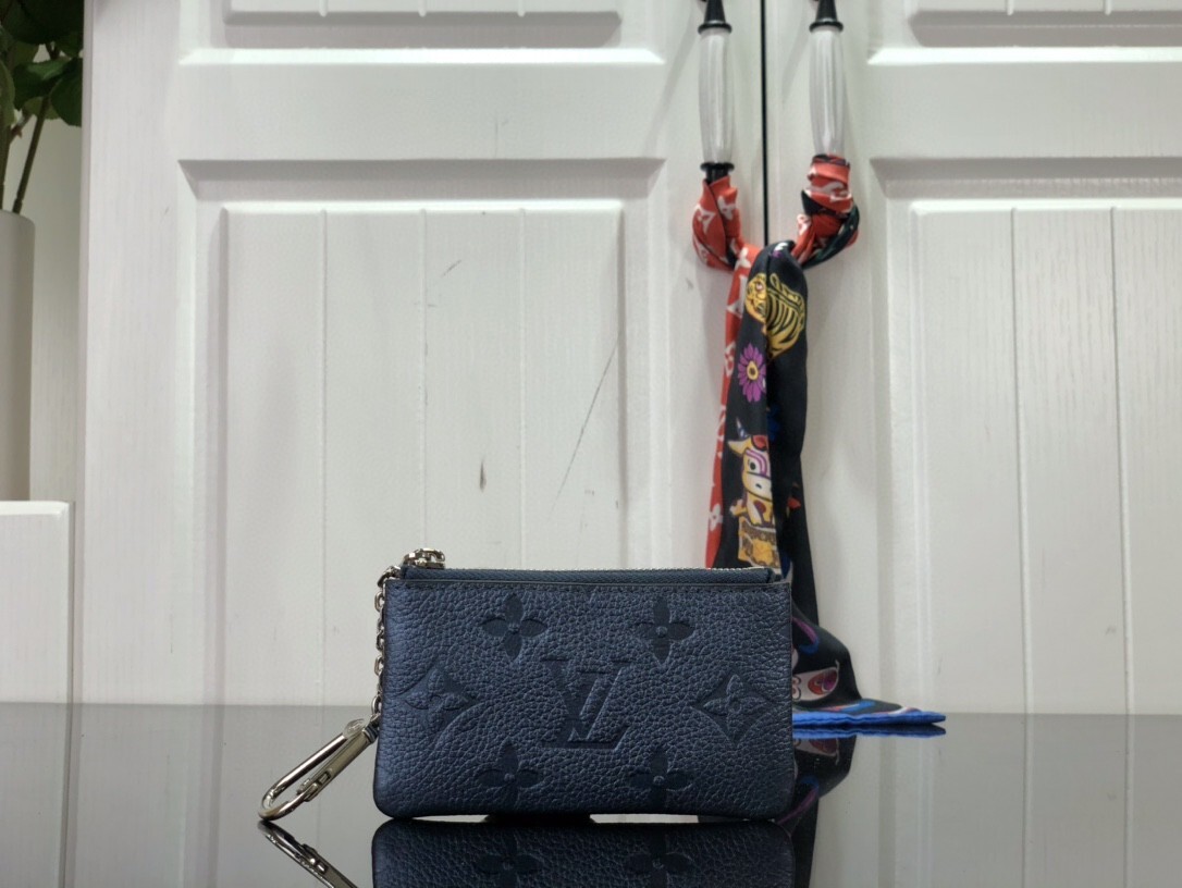 LV KEY POUCH M80900