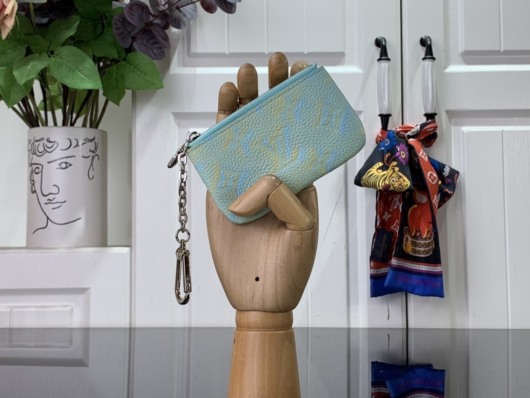 LV KEY POUCH M81297 