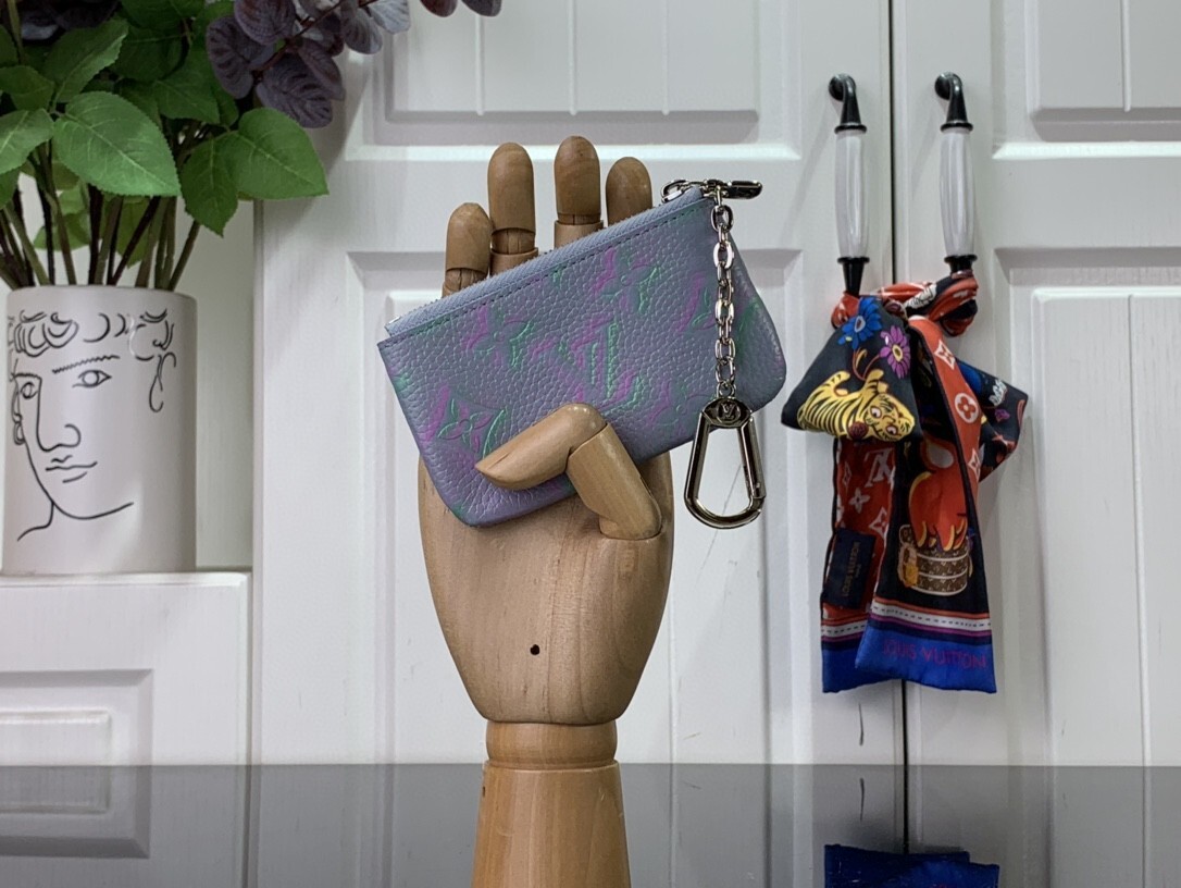 LV KEY POUCH M81297 