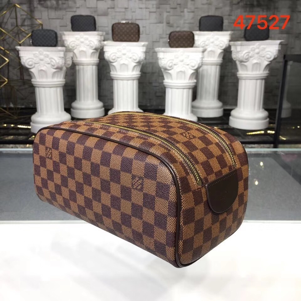 LV KING SIZE TOILETRY BAG M47528