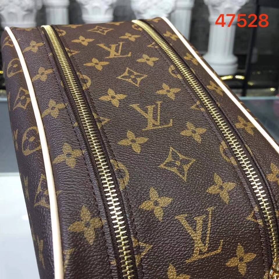 LV KING SIZE TOILETRY BAG M47528