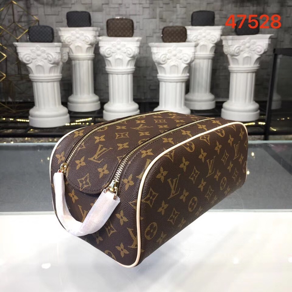 LV KING SIZE TOILETRY BAG M47528