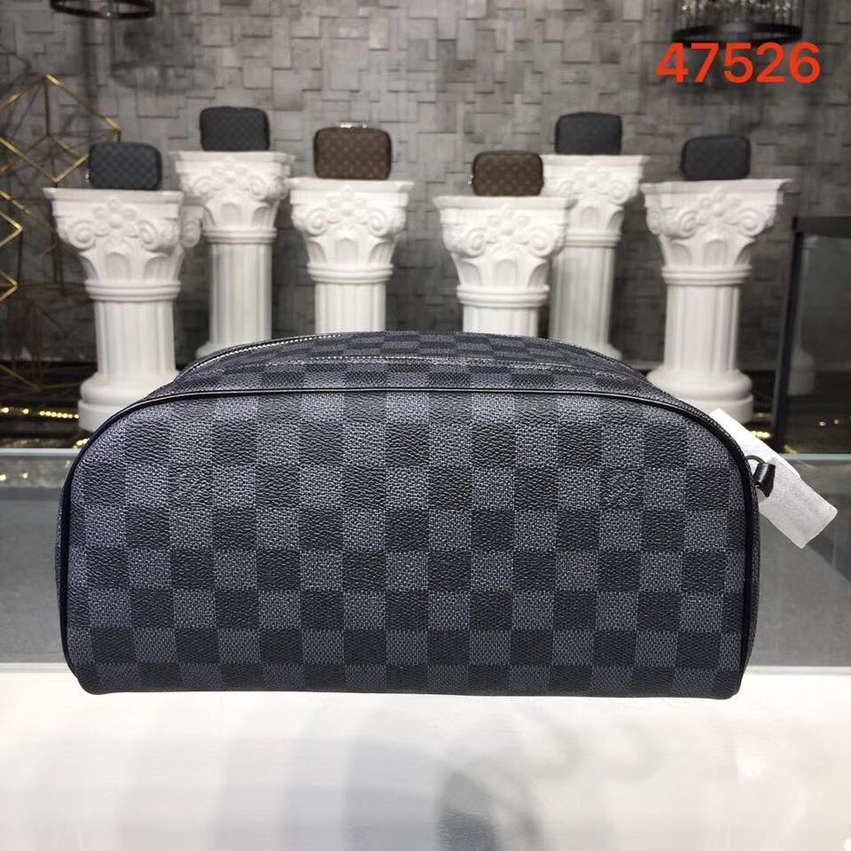 LV KING SIZE TOILETRY BAG M47528