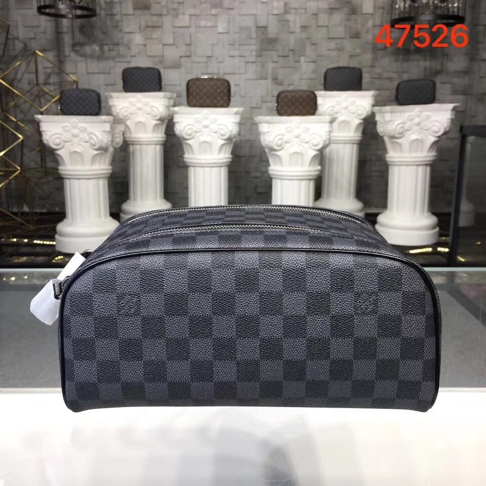 LV KING SIZE TOILETRY BAG M47528