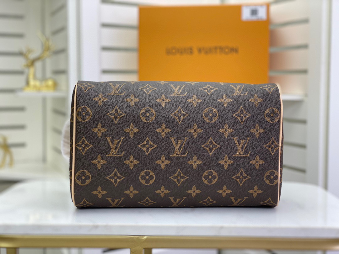 LV KING SIZE TOILETRY BAG M47528A 
