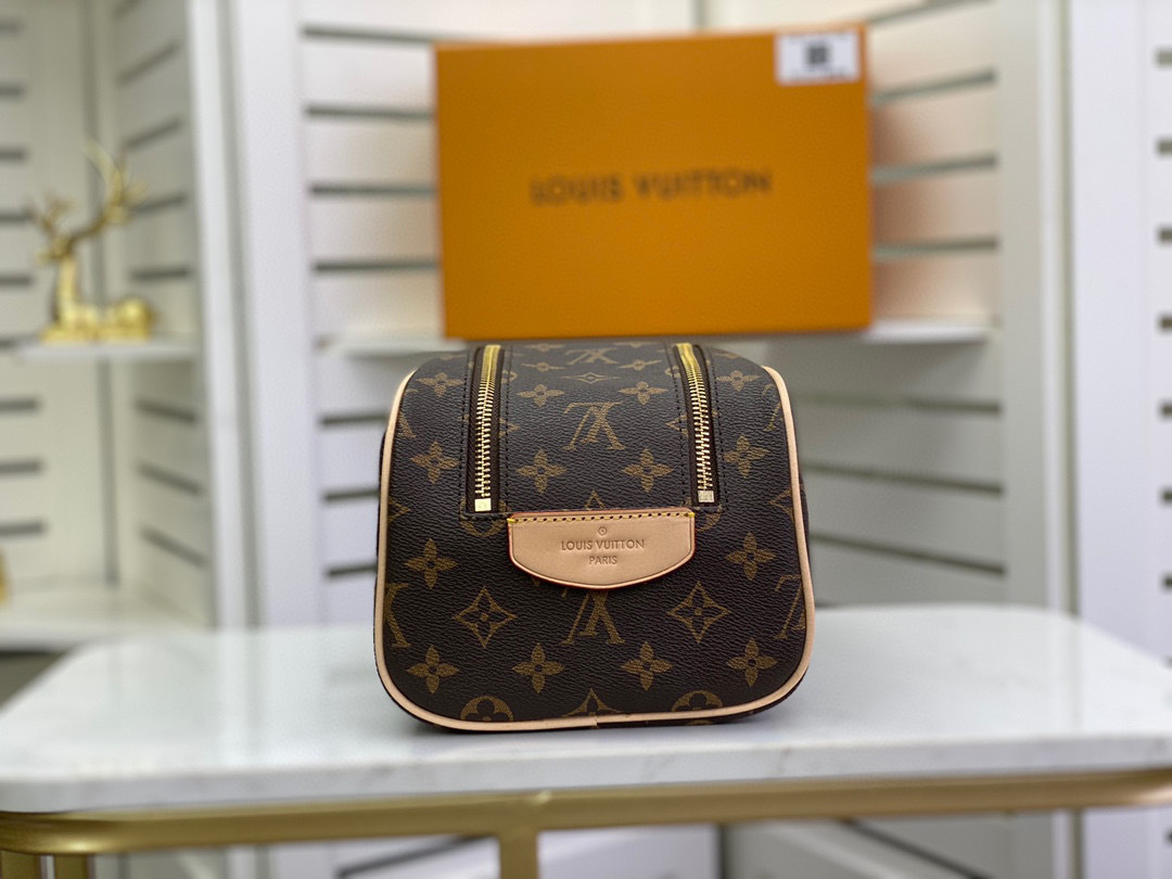 LV KING SIZE TOILETRY BAG M47528A 