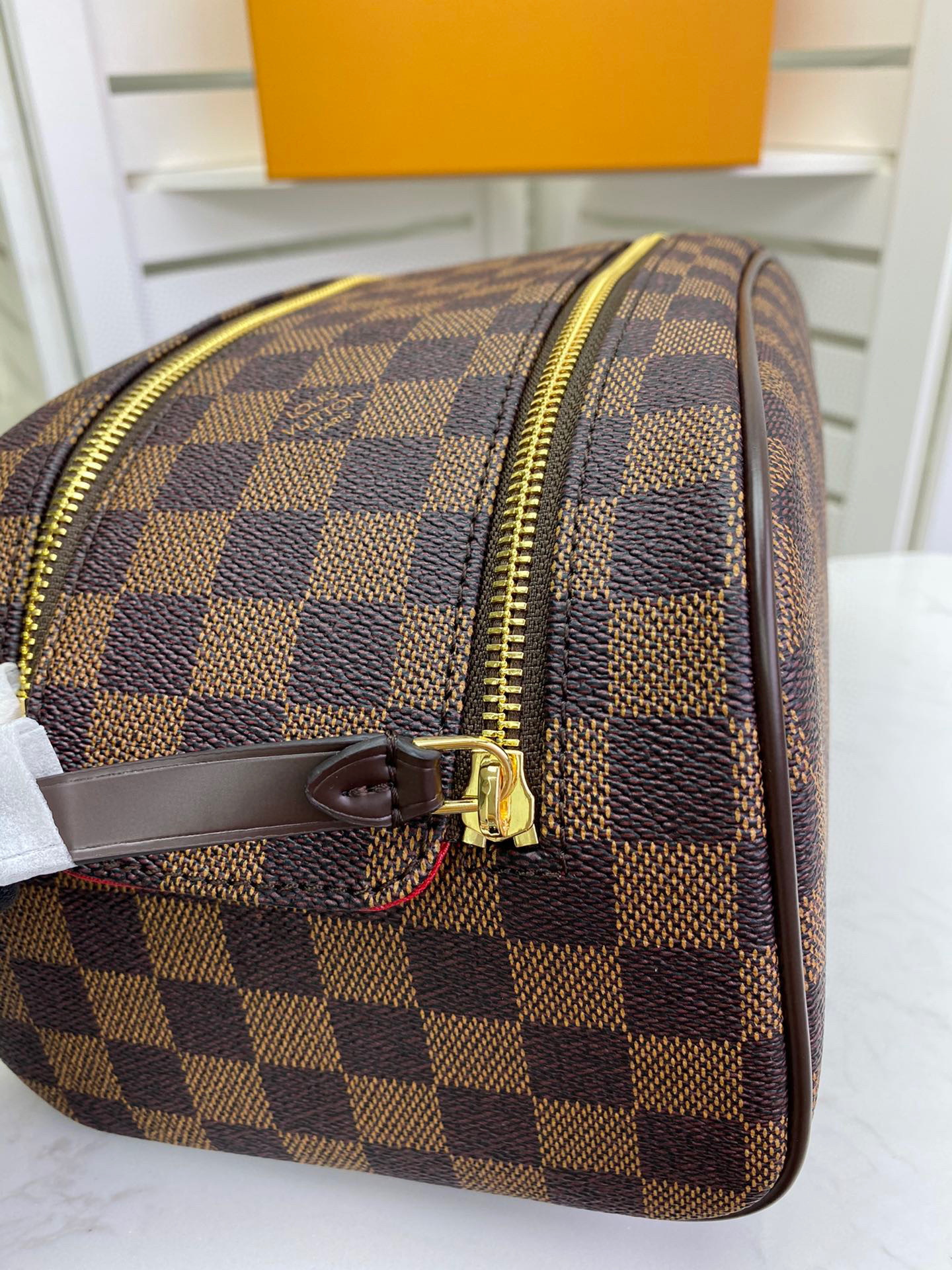 LV KING SIZE TOILETRY BAG M47528A 