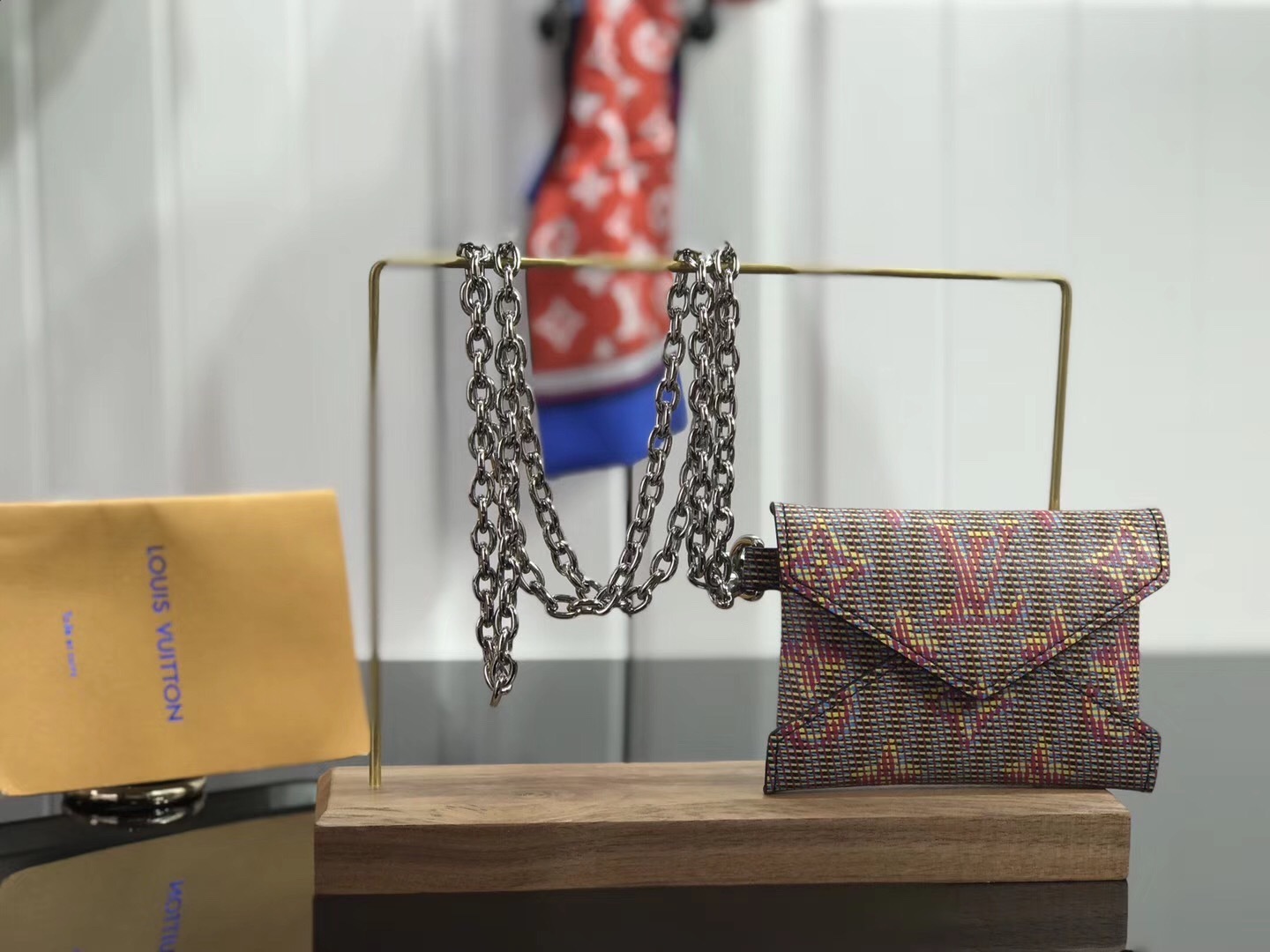 LV KIRIGAMI NECKLACE M68613 