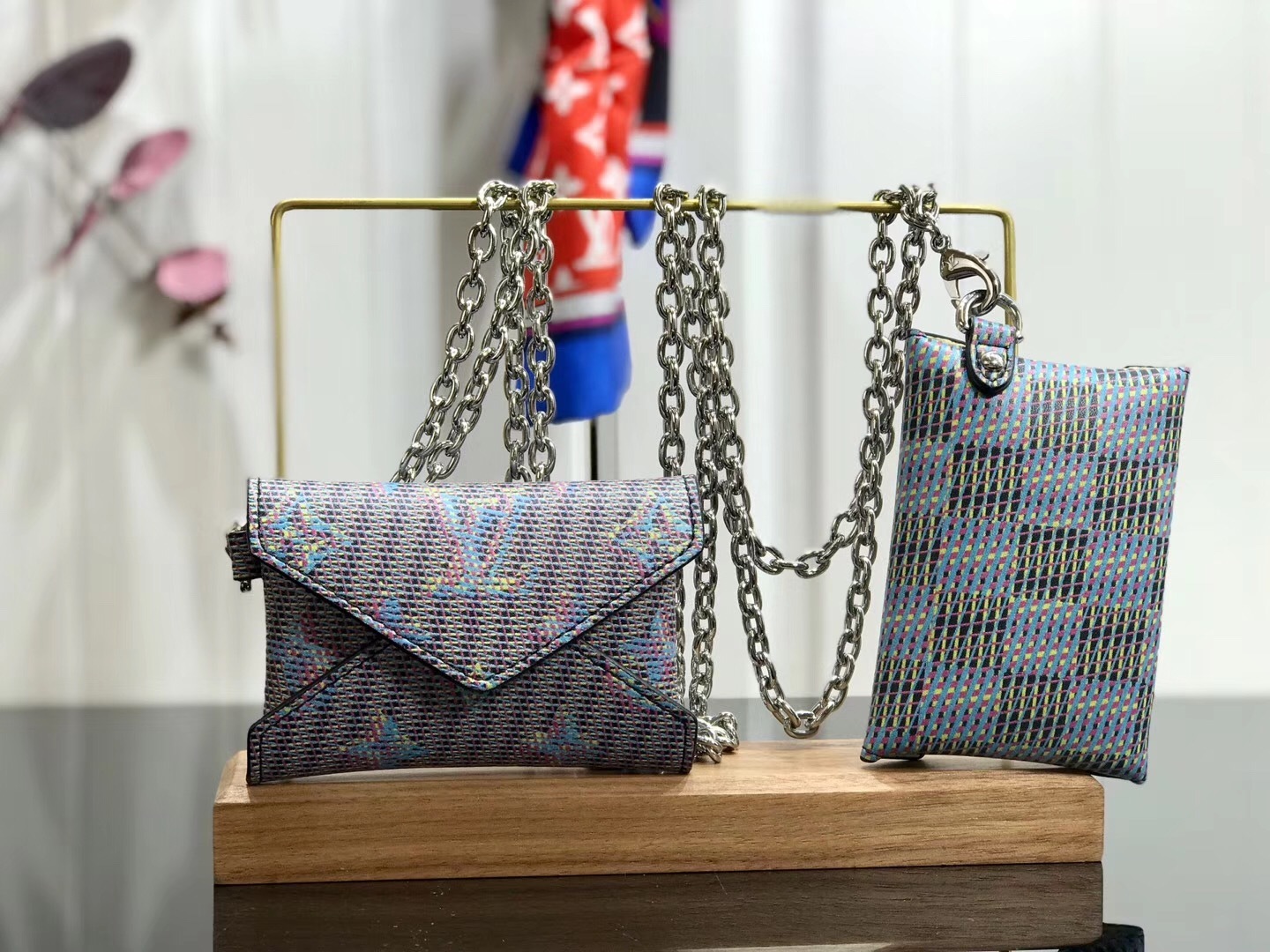 LV KIRIGAMI NECKLACE M68613 