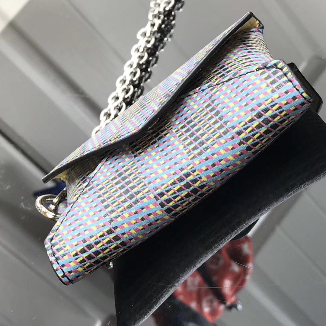 LV KIRIGAMI NECKLACE M68613 