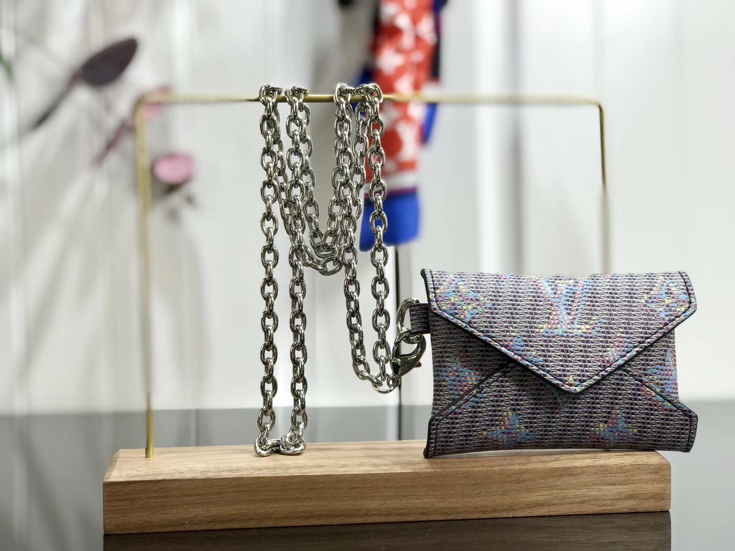 LV KIRIGAMI NECKLACE M68613 