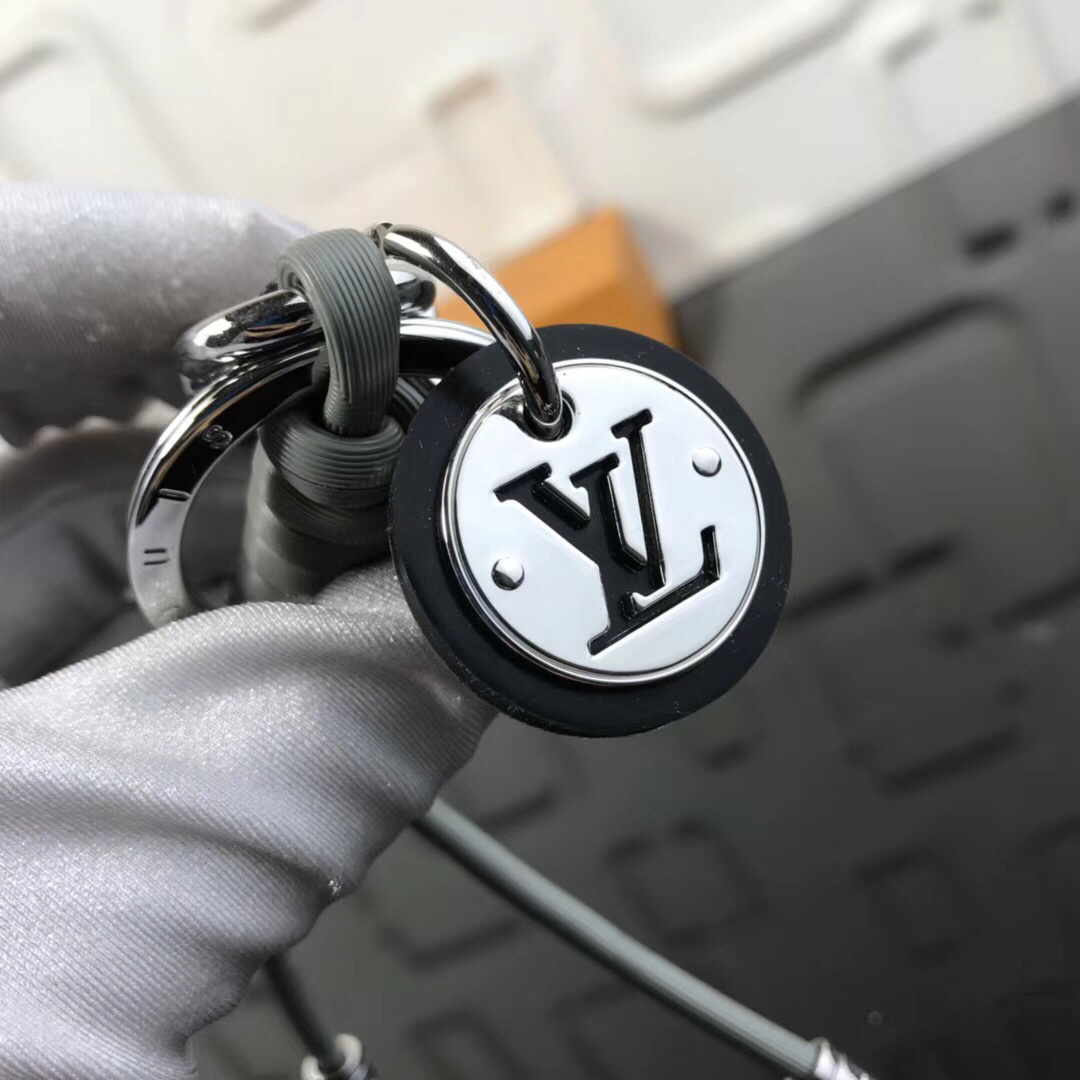 LV LEATHER ROPE KEY HOLDER M67224