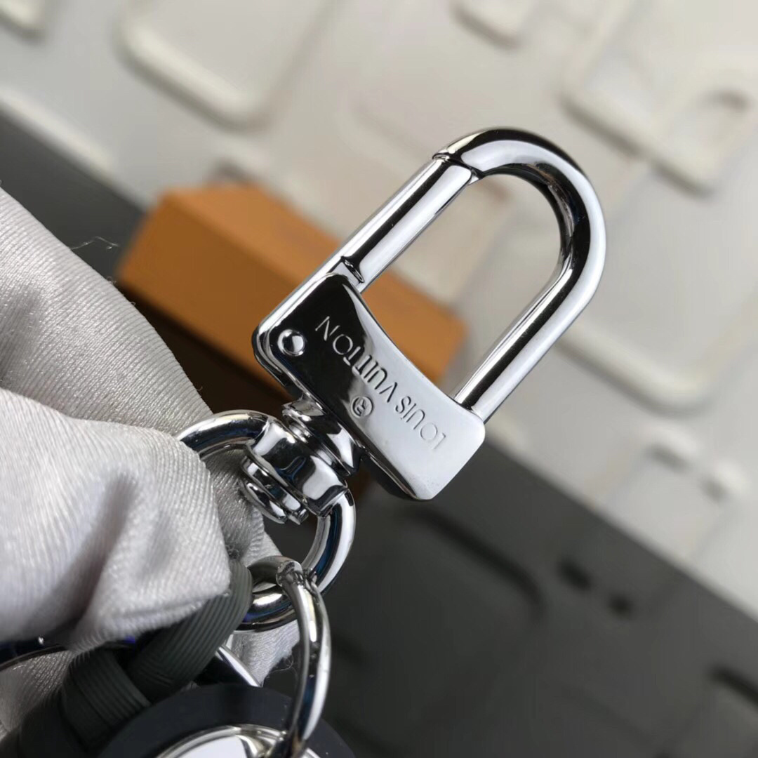 LV LEATHER ROPE KEY HOLDER M67224